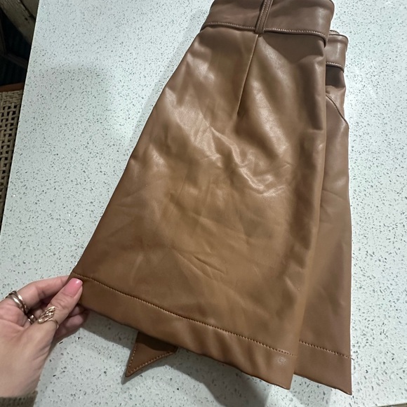 Abercrombie & Fitch Vegan leather belted skirt size S NWOT - Picture 4 of 4